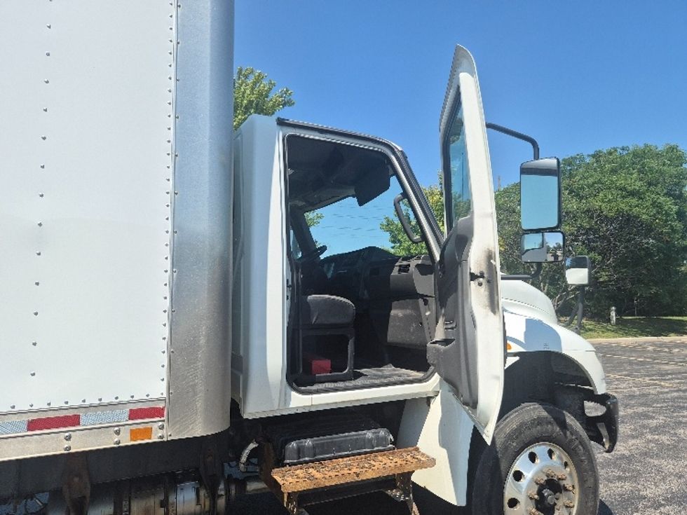 Medium Duty Box Truck-Light and Medium Duty Trucks-International-2020-MV607-Mississauga-ON-461,769\n\t\tkm-$ 38,250 - Image 20