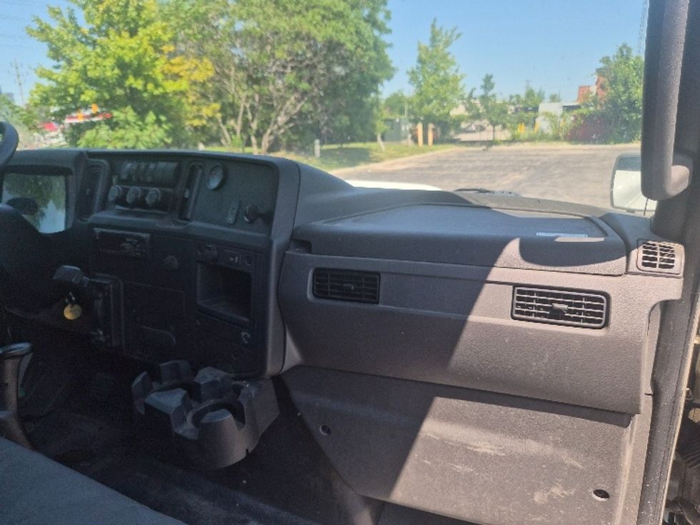 Medium Duty Box Truck-Light and Medium Duty Trucks-International-2020-MV607-Mississauga-ON-461,769\n\t\tkm-$ 38,250 - Image 21