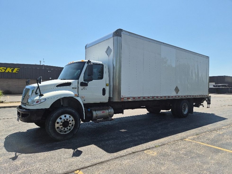 Medium Duty Box Truck-Light and Medium Duty Trucks-International-2020-MV607-Mississauga-ON-461,769\n\t\tkm-$ 38,250 - Image 3