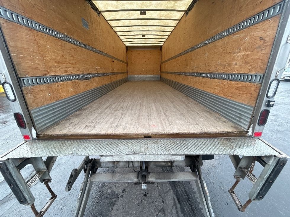 Medium Duty Box Truck-Light and Medium Duty Trucks-International-2020-MV607-Mississauga-ON-99,991\n\t\tkm-$ 82,250 - Image 10