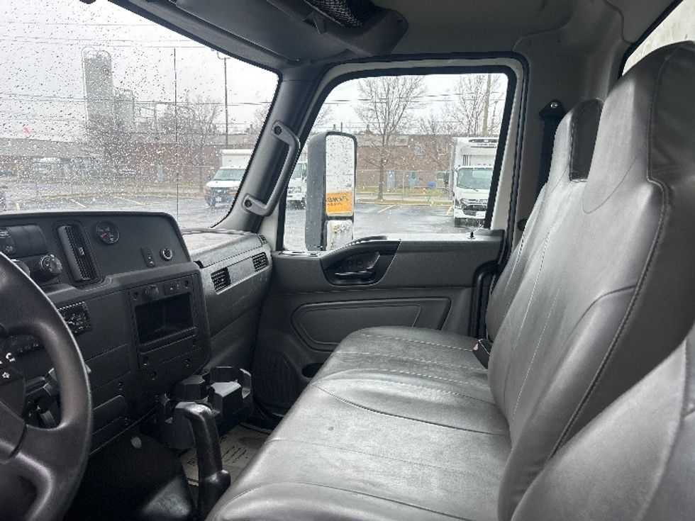 Medium Duty Box Truck-Light and Medium Duty Trucks-International-2020-MV607-Mississauga-ON-99,991\n\t\tkm-$ 82,250 - Image 20