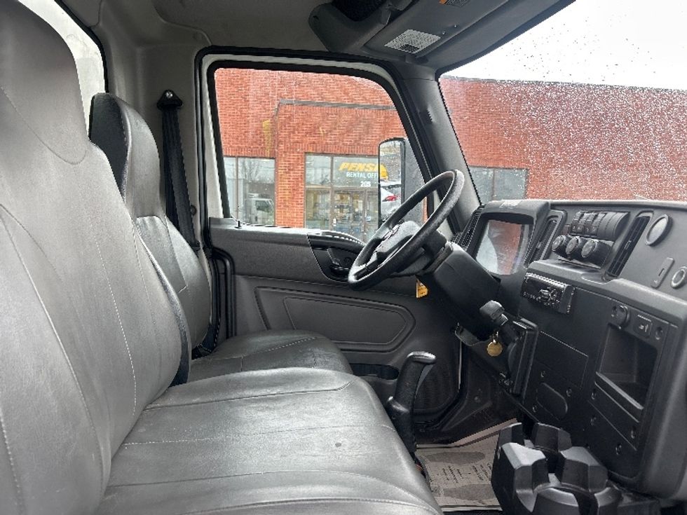 Medium Duty Box Truck-Light and Medium Duty Trucks-International-2020-MV607-Mississauga-ON-99,991\n\t\tkm-$ 82,250 - Image 22