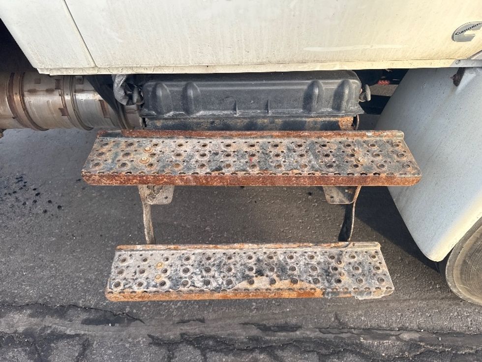 Medium Duty Box Truck-Light and Medium Duty Trucks-International-2020-MV607-Mississauga-ON-99,991\n\t\tkm-$ 82,250 - Image 25