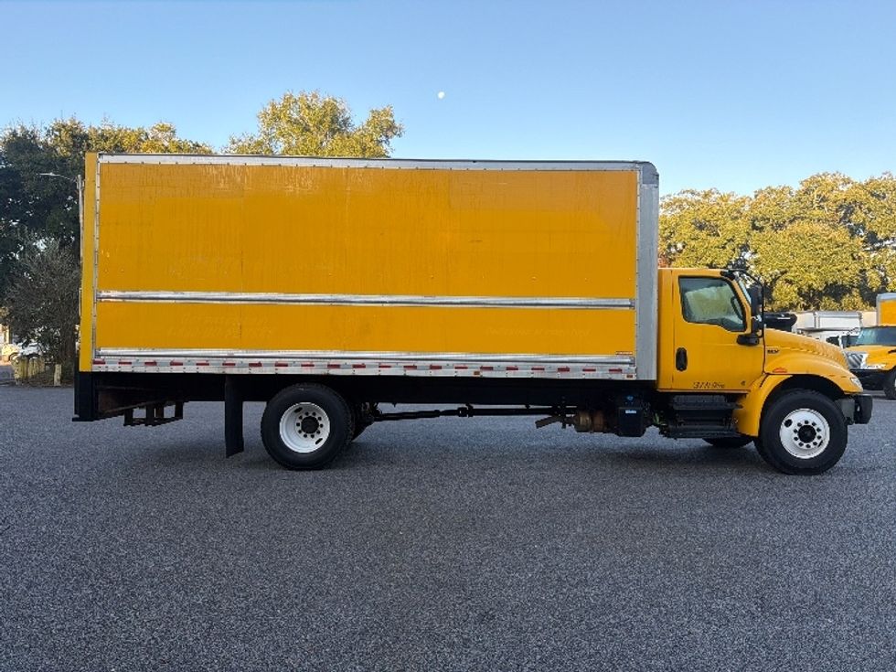Medium Duty Box Truck-Light and Medium Duty Trucks-International-2020-MV607-Mobile-AL-160,525\n\t\tmiles-$ 34,500 - Image 15