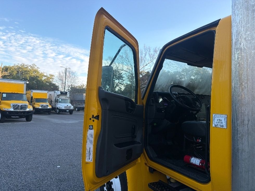 Medium Duty Box Truck-Light and Medium Duty Trucks-International-2020-MV607-Mobile-AL-160,525\n\t\tmiles-$ 34,500 - Image 16