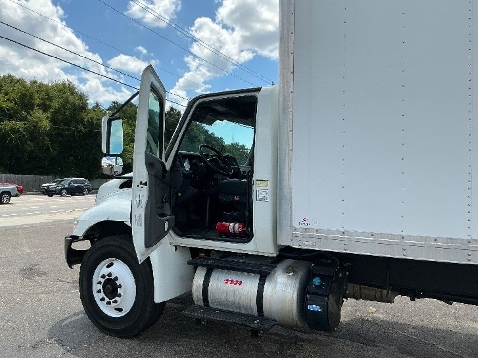 Medium Duty Box Truck-Light and Medium Duty Trucks-International-2020-MV607-Mobile-AL-76,643\n\t\tmiles-$ 62,750 - Image 16