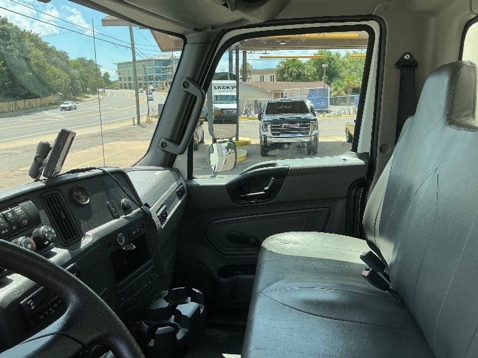 Medium Duty Box Truck-Light and Medium Duty Trucks-International-2020-MV607-Mobile-AL-76,643\n\t\tmiles-$ 62,750 - Image 19