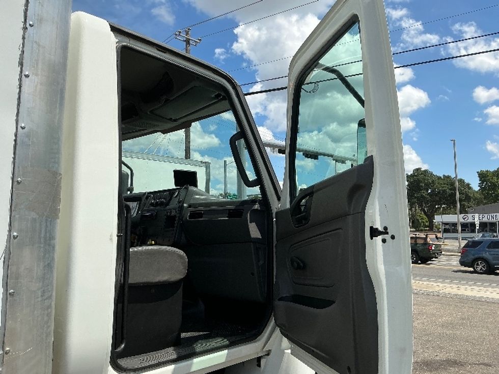 Medium Duty Box Truck-Light and Medium Duty Trucks-International-2020-MV607-Mobile-AL-76,643\n\t\tmiles-$ 62,750 - Image 20