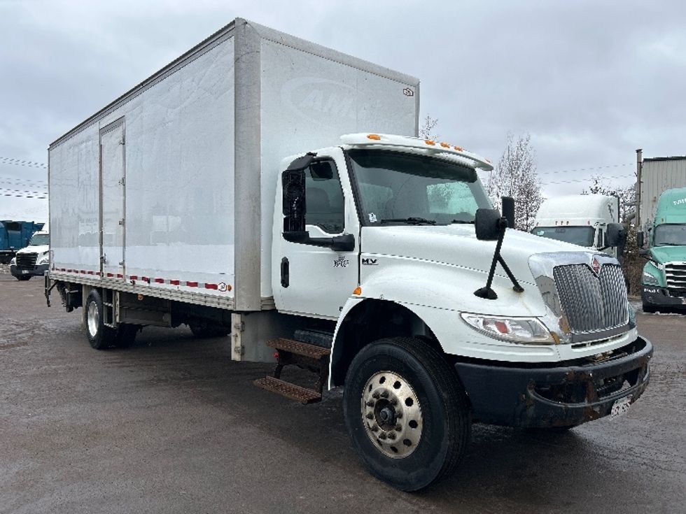 Medium Duty Box Truck-Light and Medium Duty Trucks-International-2020-MV607-Moncton-NB-260,530\n\t\tkm-$ 63,000 - Image 1