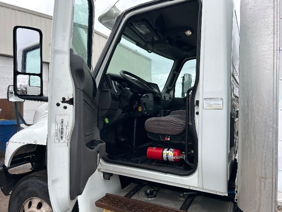 Medium Duty Box Truck-Light and Medium Duty Trucks-International-2020-MV607-Moncton-NB-260,530\n\t\tkm-$ 63,000 - Image 16