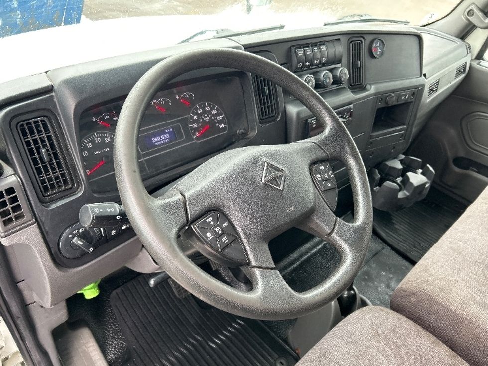 Medium Duty Box Truck-Light and Medium Duty Trucks-International-2020-MV607-Moncton-NB-260,530\n\t\tkm-$ 63,000 - Image 17