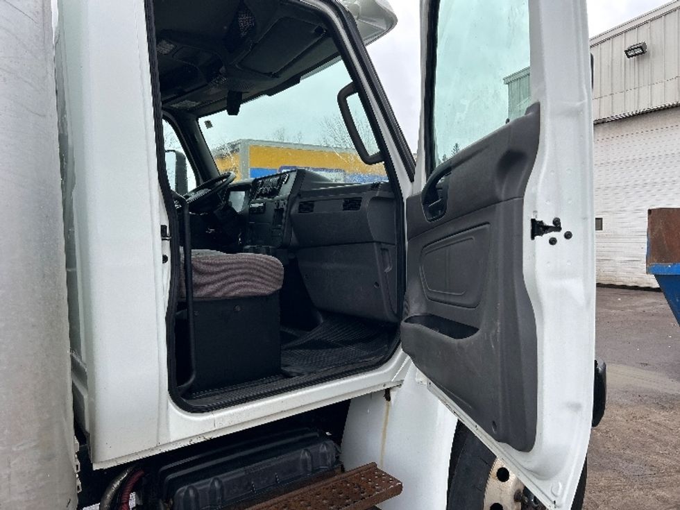 Medium Duty Box Truck-Light and Medium Duty Trucks-International-2020-MV607-Moncton-NB-260,530\n\t\tkm-$ 63,000 - Image 20