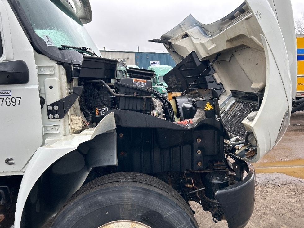 Medium Duty Box Truck-Light and Medium Duty Trucks-International-2020-MV607-Moncton-NB-260,530\n\t\tkm-$ 63,000 - Image 23