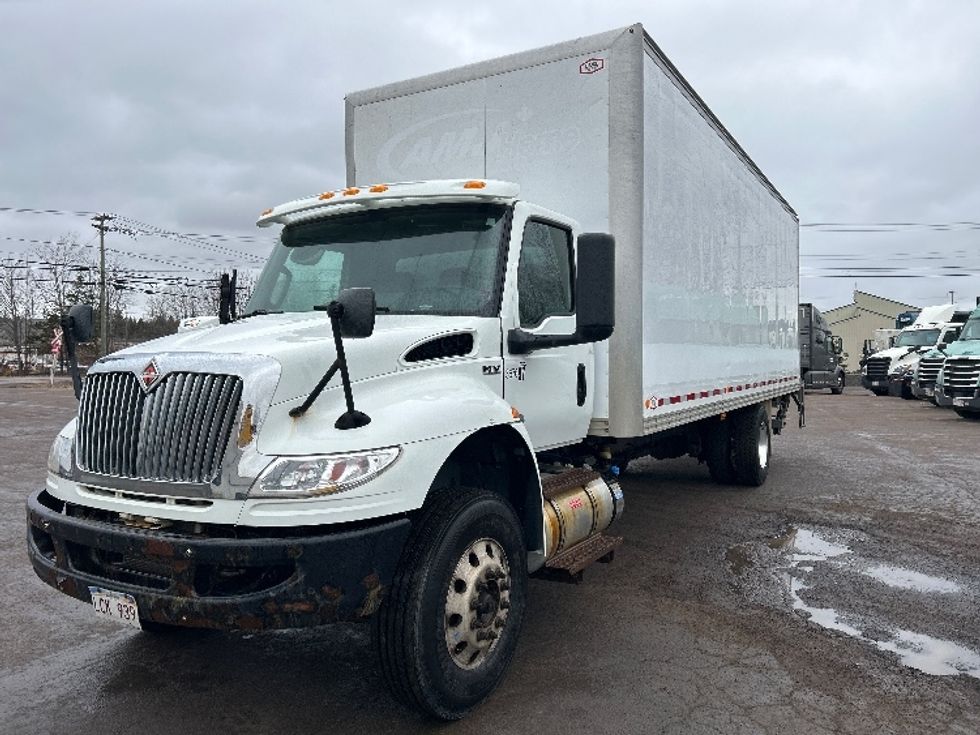 Medium Duty Box Truck-Light and Medium Duty Trucks-International-2020-MV607-Moncton-NB-260,530\n\t\tkm-$ 63,000 - Image 3