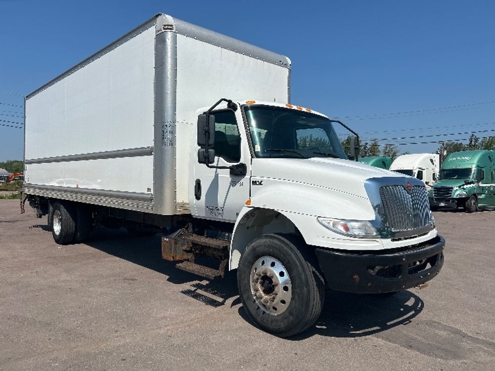 Medium Duty Box Truck-Light and Medium Duty Trucks-International-2020-MV607-Moncton-NB-284,775\n\t\tkm-$ 51,750 - Image 1