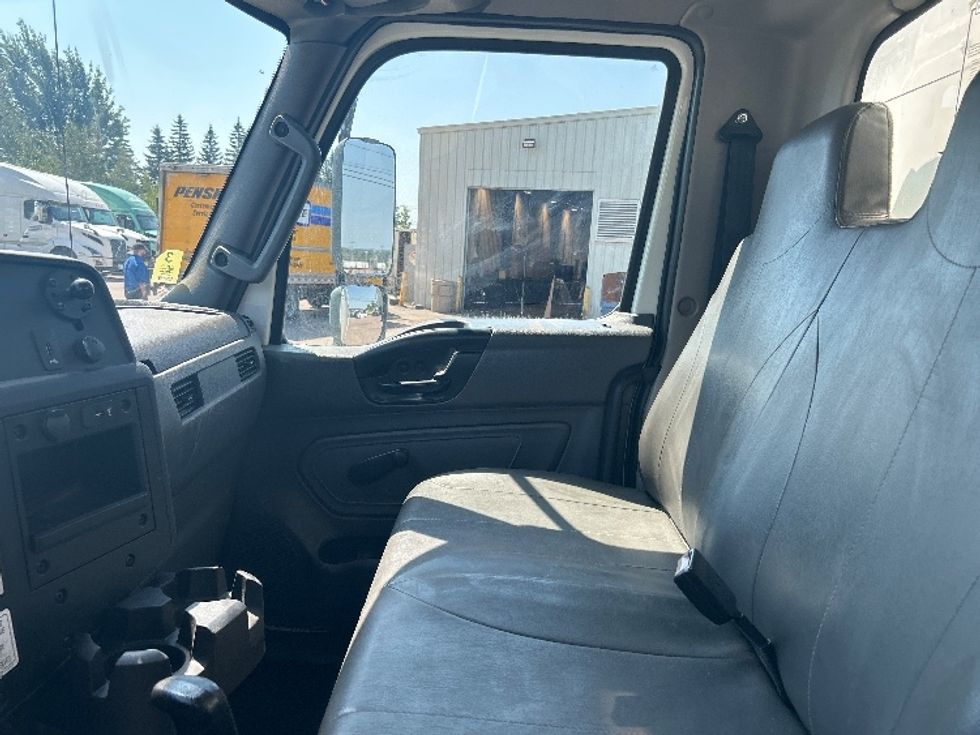 Medium Duty Box Truck-Light and Medium Duty Trucks-International-2020-MV607-Moncton-NB-284,775\n\t\tkm-$ 51,750 - Image 18