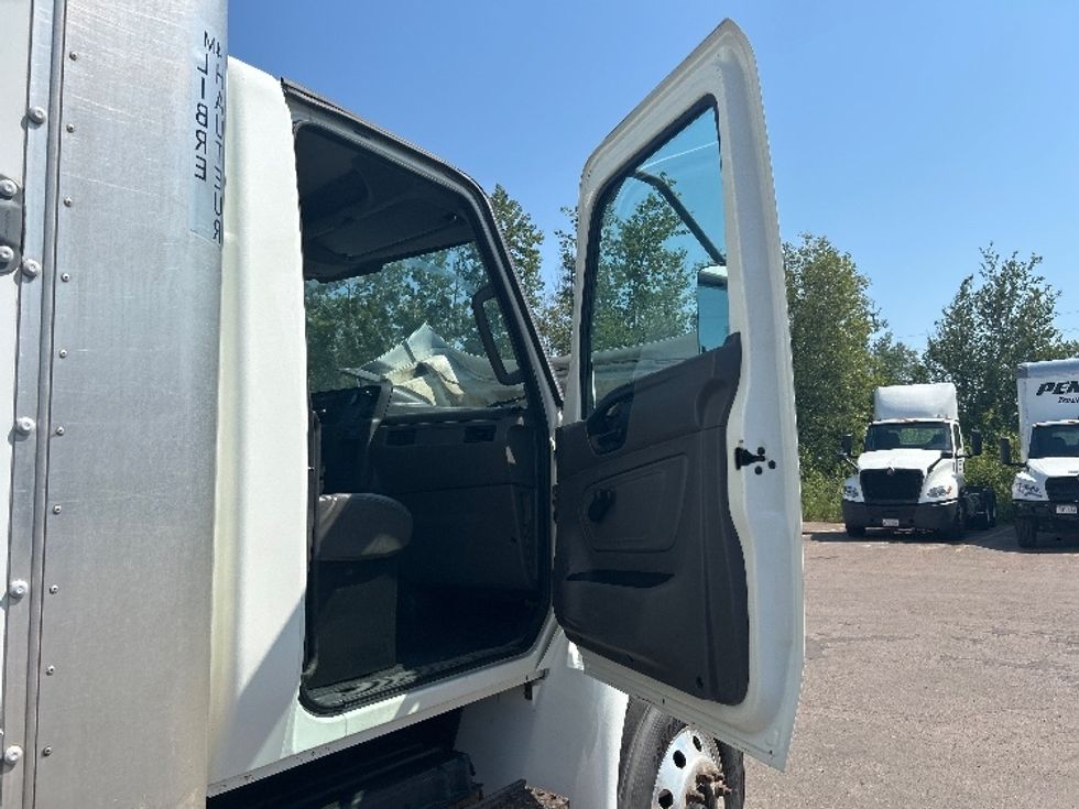 Medium Duty Box Truck-Light and Medium Duty Trucks-International-2020-MV607-Moncton-NB-284,775\n\t\tkm-$ 51,750 - Image 19