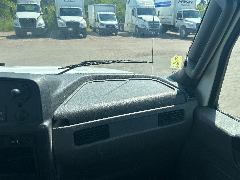 Medium Duty Box Truck-Light and Medium Duty Trucks-International-2020-MV607-Moncton-NB-284,775\n\t\tkm-$ 51,750 - Image 20