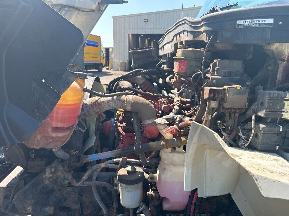 Medium Duty Box Truck-Light and Medium Duty Trucks-International-2020-MV607-Moncton-NB-284,775\n\t\tkm-$ 51,750 - Image 23