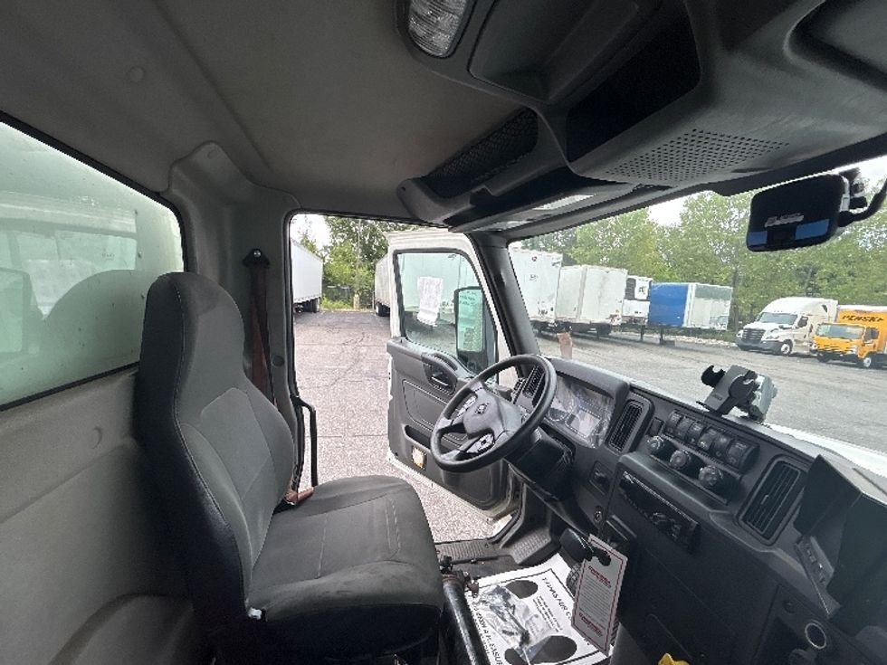 Medium Duty Box Truck-Light and Medium Duty Trucks-International-2020-MV607-Montgomery-NY-228,526\n\t\tmiles-$ 12,500 - Image 22