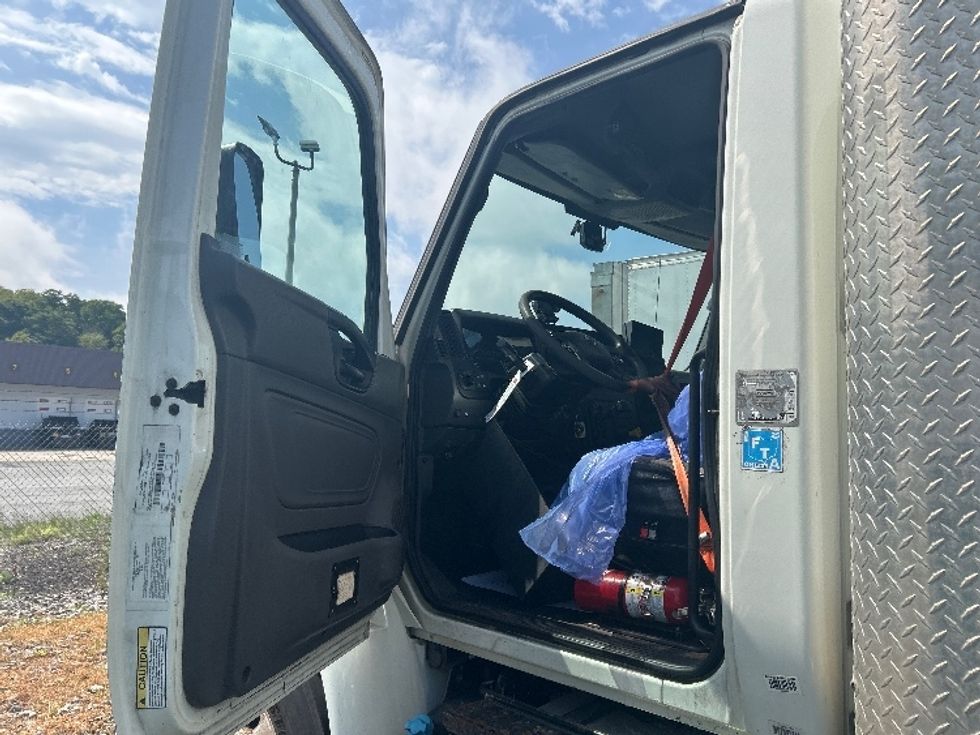 Medium Duty Box Truck-Light and Medium Duty Trucks-International-2020-MV607-Montgomery-NY-236,032\n\t\tmiles-$ 12,500 - Image 16