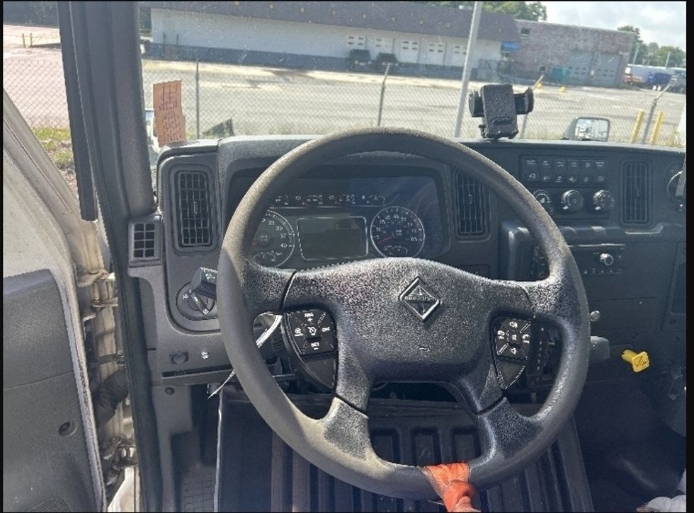 Medium Duty Box Truck-Light and Medium Duty Trucks-International-2020-MV607-Montgomery-NY-236,032\n\t\tmiles-$ 12,500 - Image 17