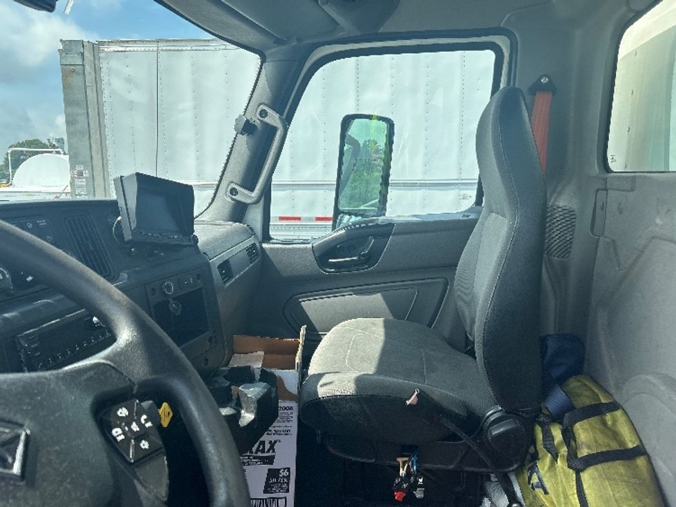 Medium Duty Box Truck-Light and Medium Duty Trucks-International-2020-MV607-Montgomery-NY-236,032\n\t\tmiles-$ 12,500 - Image 19