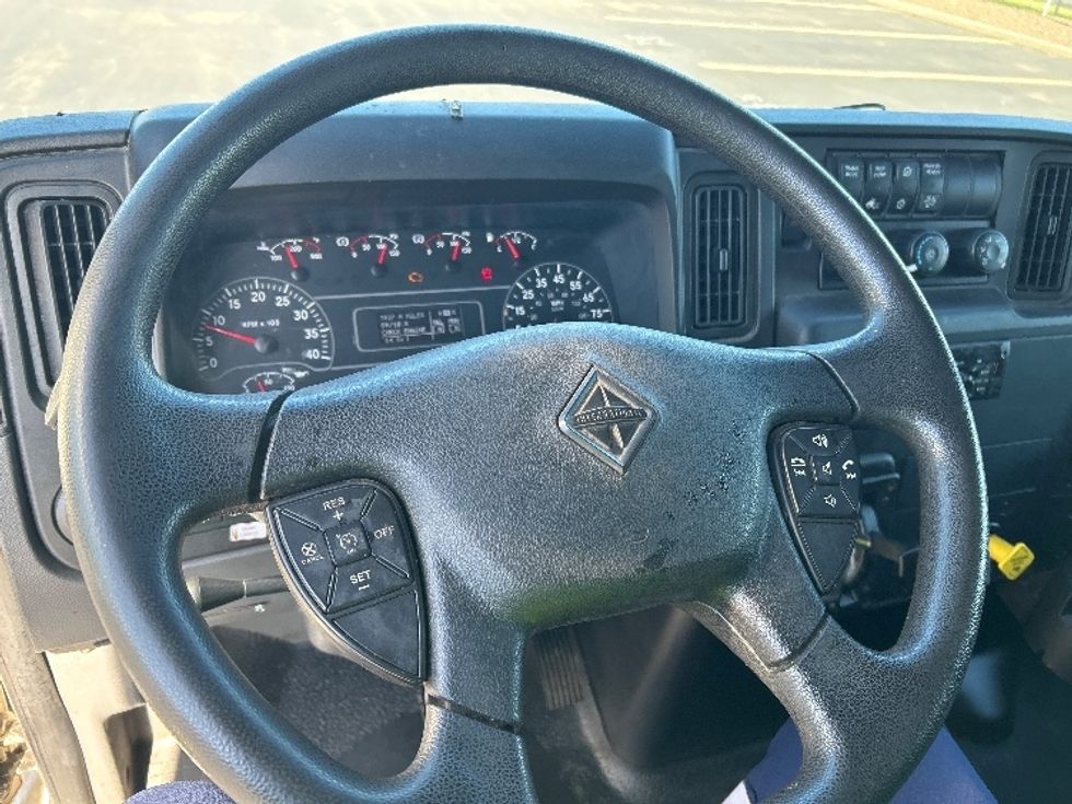Medium Duty Box Truck-Light and Medium Duty Trucks-International-2020-MV607-Montgomery-NY-70,140\n\t\tmiles-$ 49,250 - Image 17