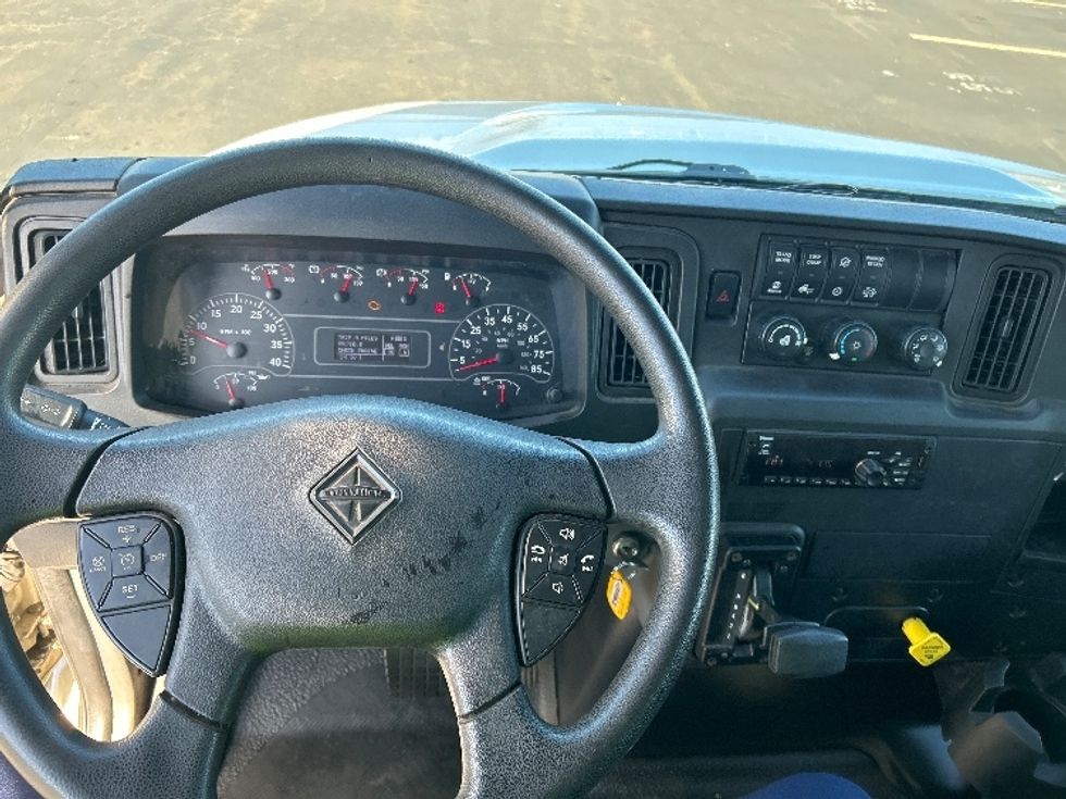 Medium Duty Box Truck-Light and Medium Duty Trucks-International-2020-MV607-Montgomery-NY-70,140\n\t\tmiles-$ 49,250 - Image 18