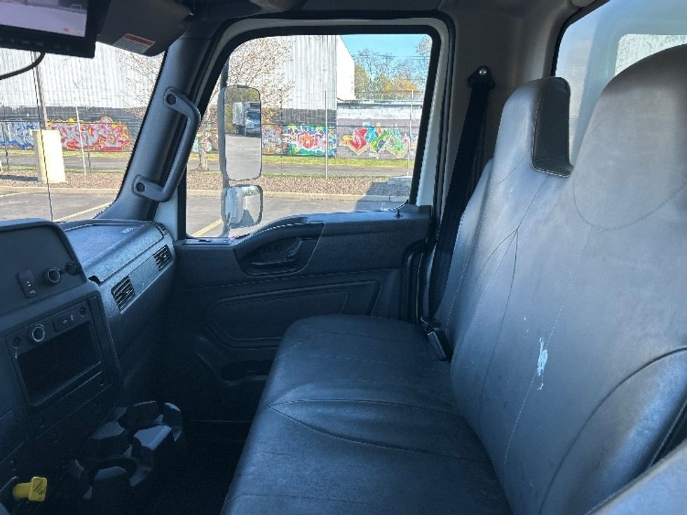 Medium Duty Box Truck-Light and Medium Duty Trucks-International-2020-MV607-Montgomery-NY-70,140\n\t\tmiles-$ 49,250 - Image 19