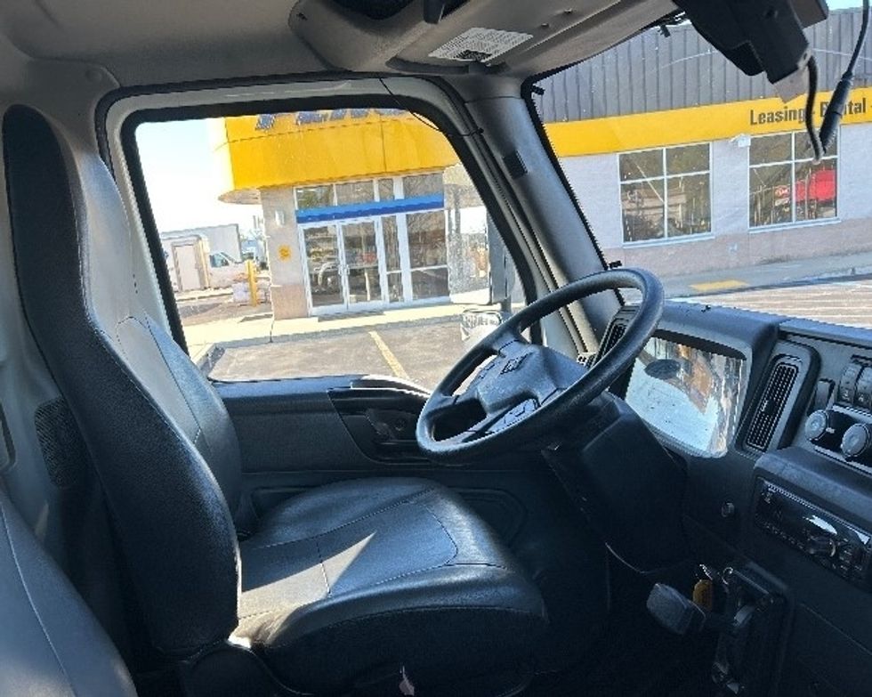 Medium Duty Box Truck-Light and Medium Duty Trucks-International-2020-MV607-Montgomery-NY-70,140\n\t\tmiles-$ 49,250 - Image 22