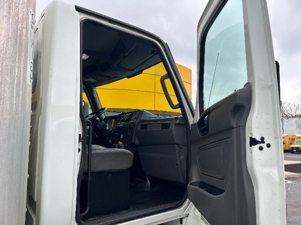 Medium Duty Box Truck-Light and Medium Duty Trucks-International-2020-MV607-Montgomery-NY-84,582\n\t\tmiles-$ 64,250 - Image 20