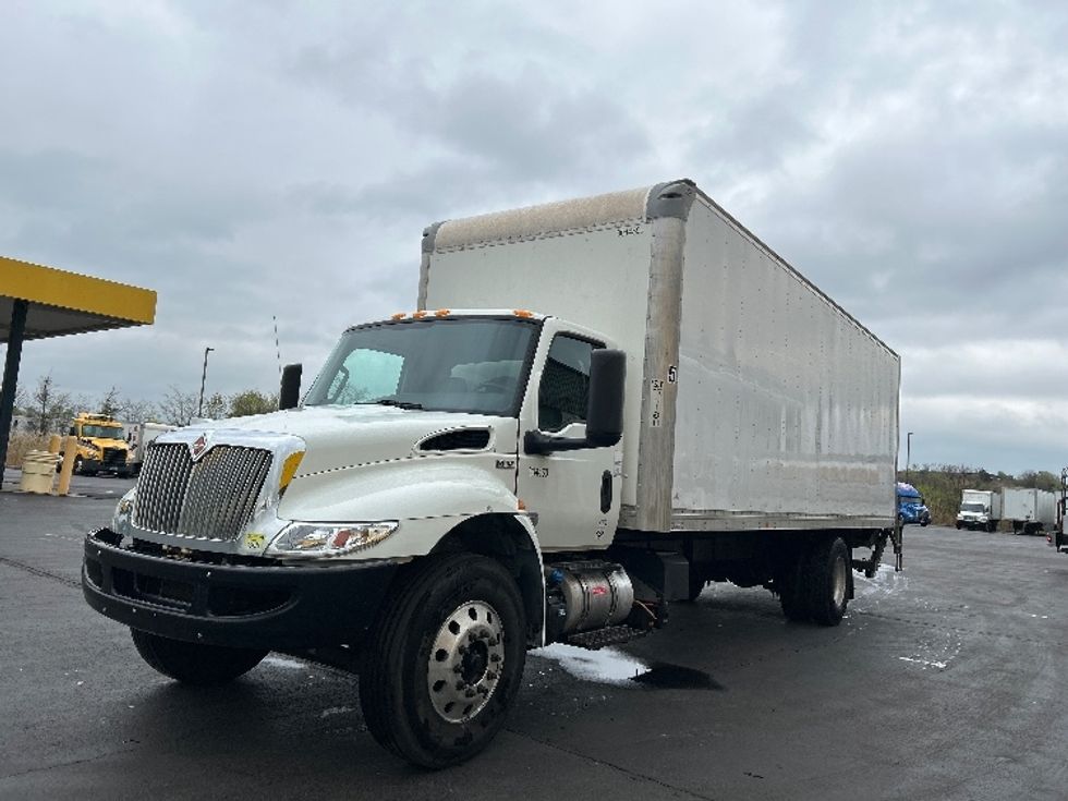 Medium Duty Box Truck-Light and Medium Duty Trucks-International-2020-MV607-Montgomery-NY-84,582\n\t\tmiles-$ 64,250 - Image 3