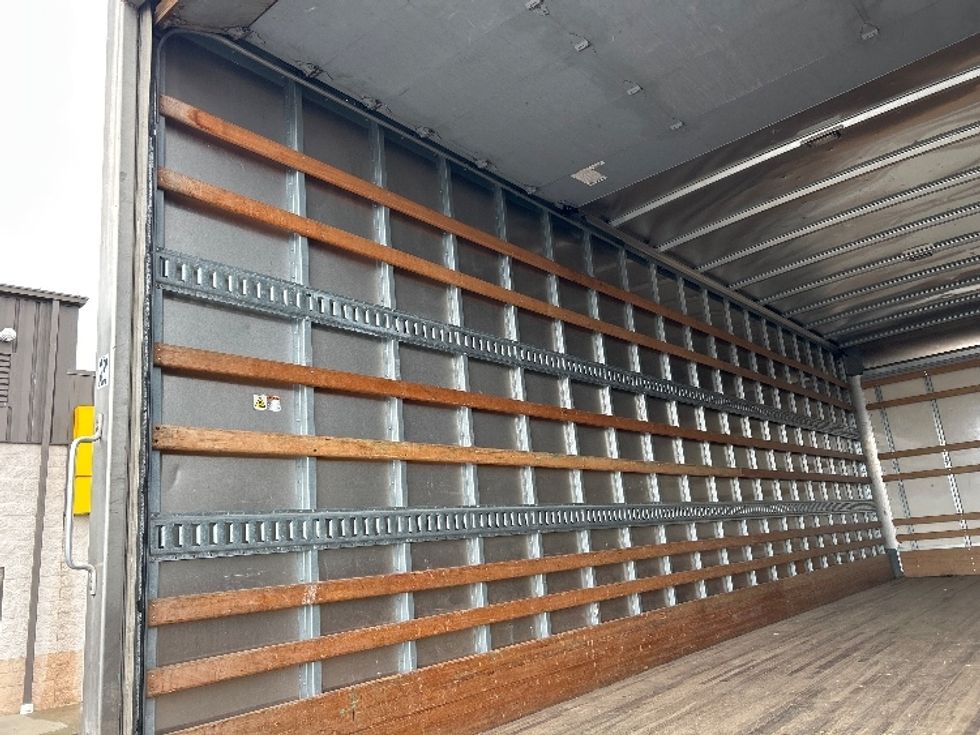 Medium Duty Box Truck-Light and Medium Duty Trucks-International-2020-MV607-Montgomery-NY-96,746\n\t\tmiles-$ 55,250 - Image 11