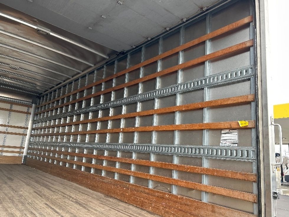 Medium Duty Box Truck-Light and Medium Duty Trucks-International-2020-MV607-Montgomery-NY-96,746\n\t\tmiles-$ 55,250 - Image 12