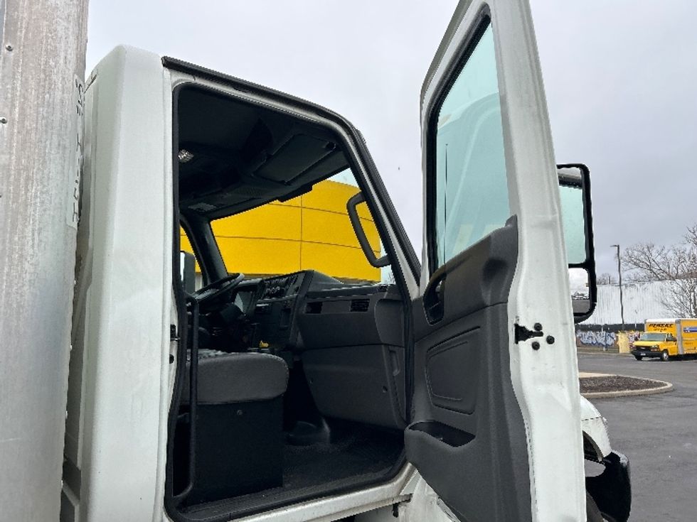 Medium Duty Box Truck-Light and Medium Duty Trucks-International-2020-MV607-Montgomery-NY-96,746\n\t\tmiles-$ 55,250 - Image 20
