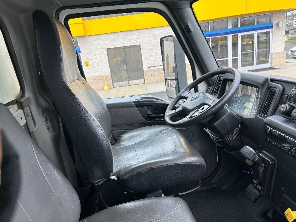 Medium Duty Box Truck-Light and Medium Duty Trucks-International-2020-MV607-Montgomery-NY-96,746\n\t\tmiles-$ 55,250 - Image 22