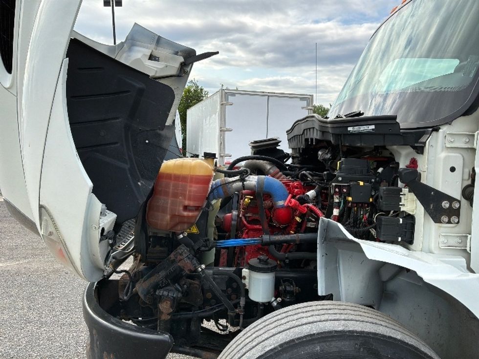 Medium Duty Box Truck-Light and Medium Duty Trucks-International-2020-MV607-Montreal-PQ-295,381\n\t\tkm-$ 45,000 - Image 24