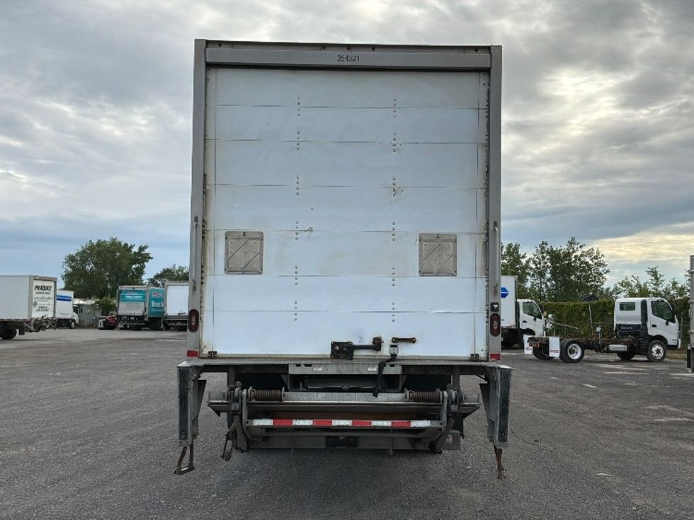 Medium Duty Box Truck-Light and Medium Duty Trucks-International-2020-MV607-Montreal-PQ-295,381\n\t\tkm-$ 45,000 - Image 7