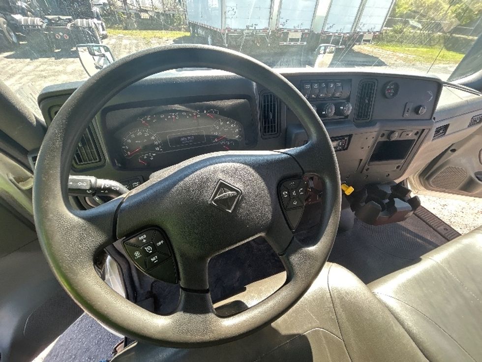 Medium Duty Box Truck-Light and Medium Duty Trucks-International-2020-MV607-Montreal-PQ-408,759\n\t\tkm-$ 37,250 - Image 13