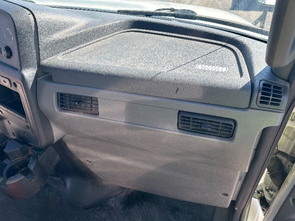 Medium Duty Box Truck-Light and Medium Duty Trucks-International-2020-MV607-Montreal-PQ-408,759\n\t\tkm-$ 37,250 - Image 16