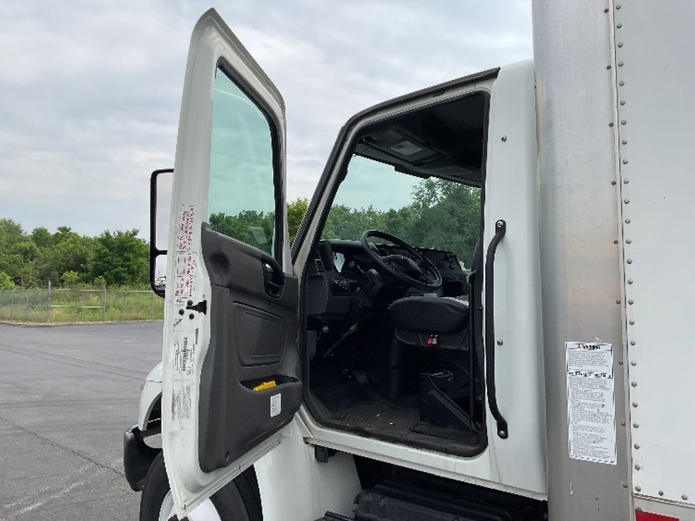 Medium Duty Box Truck-Light and Medium Duty Trucks-International-2020-MV607-Mount Pleasant-PA-57,393\n\t\tmiles-$ 67,000 - Image 15