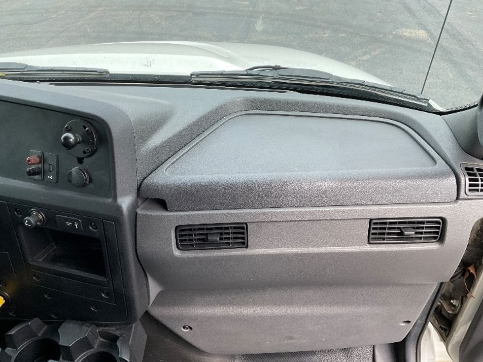 Medium Duty Box Truck-Light and Medium Duty Trucks-International-2020-MV607-Mount Pleasant-PA-57,393\n\t\tmiles-$ 67,000 - Image 20