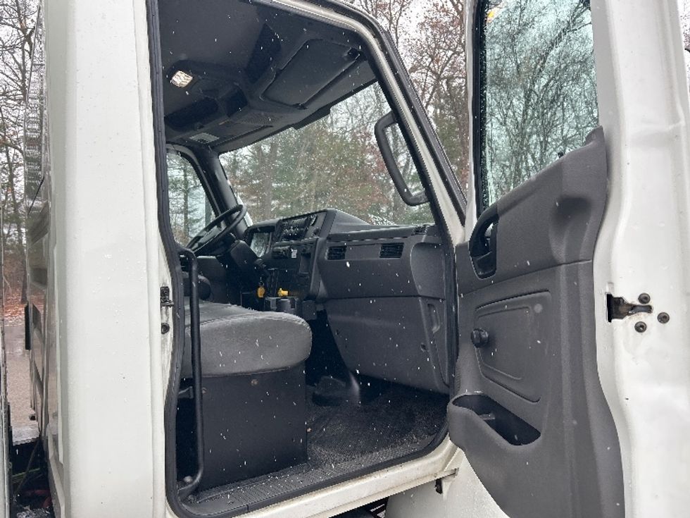 Medium Duty Box Truck-Light and Medium Duty Trucks-International-2020-MV607-Muskegon-MI-83,898\n\t\tmiles-$ 57,250 - Image 20