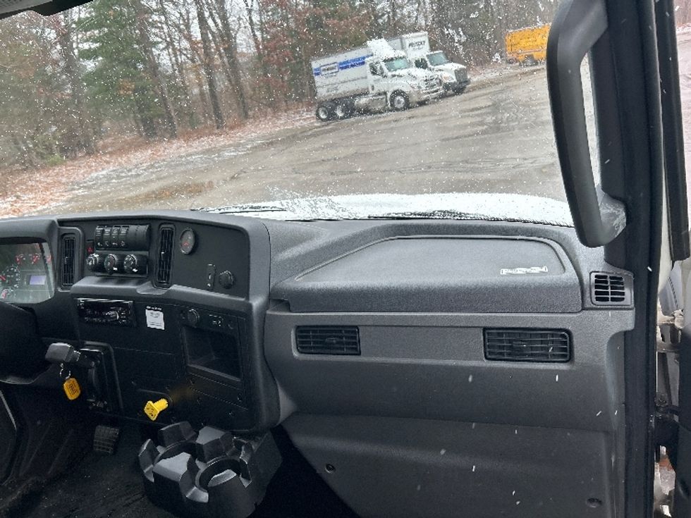 Medium Duty Box Truck-Light and Medium Duty Trucks-International-2020-MV607-Muskegon-MI-83,898\n\t\tmiles-$ 57,250 - Image 21