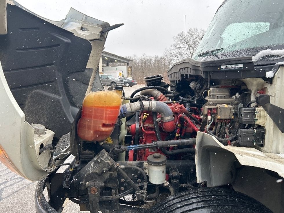 Medium Duty Box Truck-Light and Medium Duty Trucks-International-2020-MV607-Muskegon-MI-83,898\n\t\tmiles-$ 57,250 - Image 24