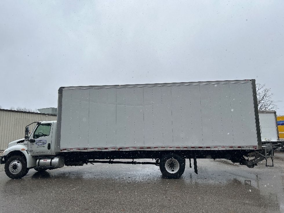 Medium Duty Box Truck-Light and Medium Duty Trucks-International-2020-MV607-Muskegon-MI-83,898\n\t\tmiles-$ 57,250 - Image 4
