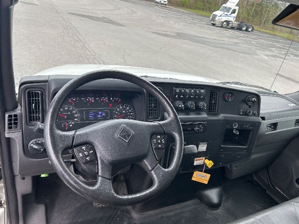 Medium Duty Box Truck-Light and Medium Duty Trucks-International-2020-MV607-Nashville (Mount Juliet)-TN-100,563\n\t\tmiles-$ 64,250 - Image 16