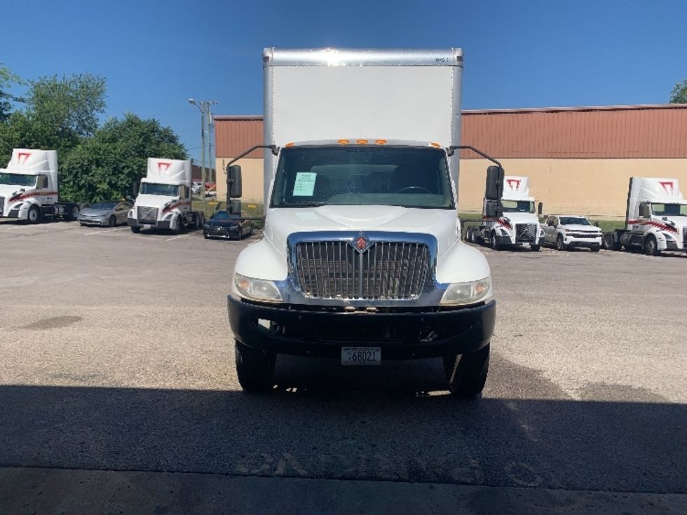 Medium Duty Box Truck-Light and Medium Duty Trucks-International-2020-MV607-Nashville (Mount Juliet)-TN-169,180\n\t\tmiles-$ 41,250 - Image 2