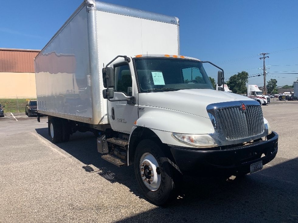 Medium Duty Box Truck-Light and Medium Duty Trucks-International-2020-MV607-Nashville (Mount Juliet)-TN-169,180\n\t\tmiles-$ 41,250 - Image 1